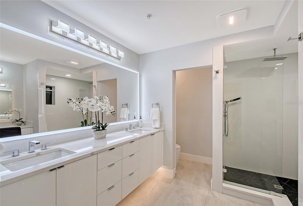 650 Golden Gate Point, Unit 403 Sarasota, FL 34236 - Photo 25 of 46