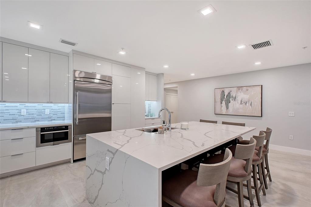 650 Golden Gate Point, Unit 403 Sarasota, FL 34236 - Photo 10 of 46