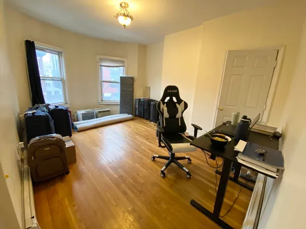 $3,750 | 38 South Huntington Avenue, Unit 2, Boston, MA 02130