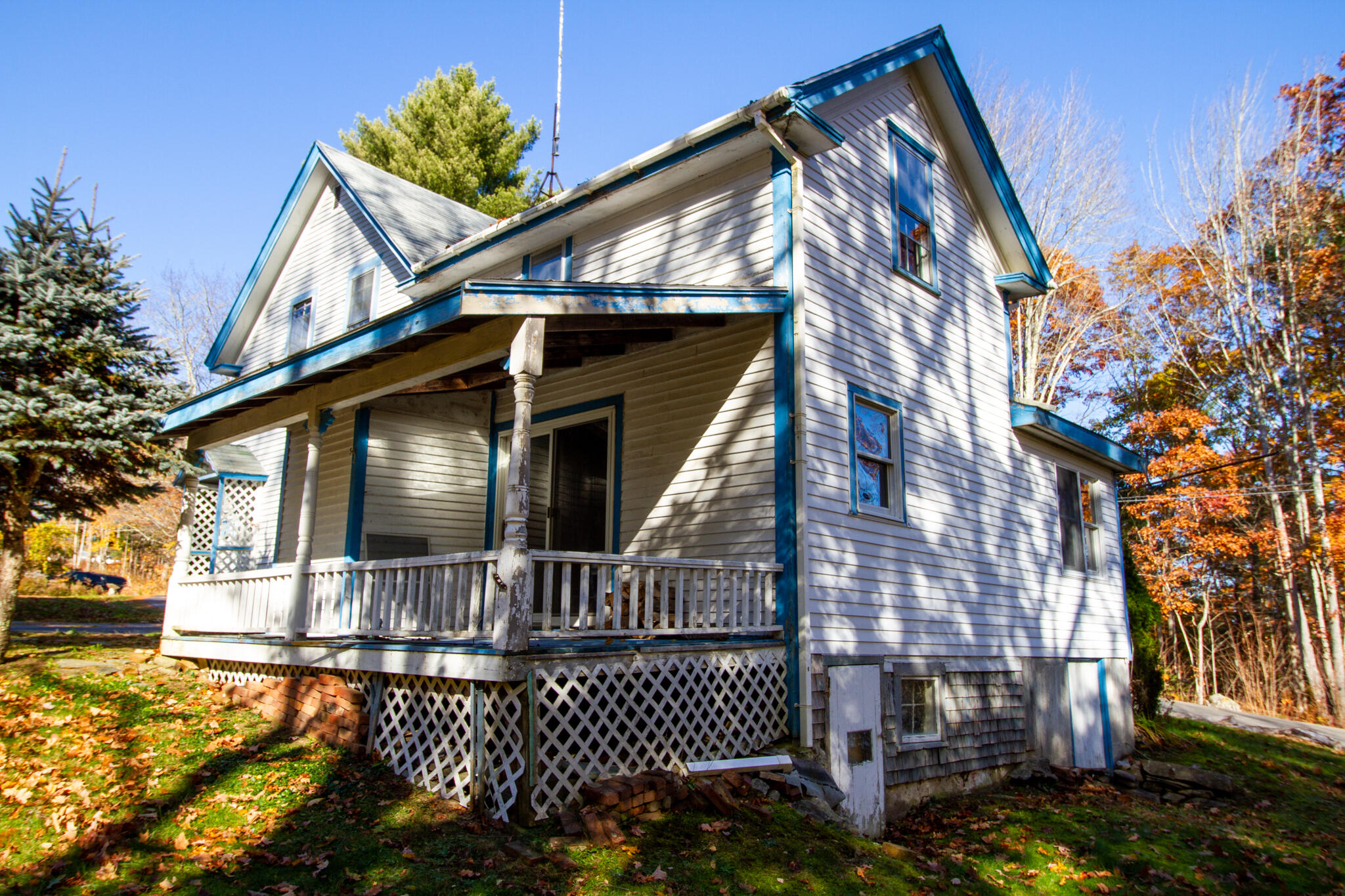 25 Thompson Road Bristol, ME 04564 - Photo 4 of 17 Rear corner
