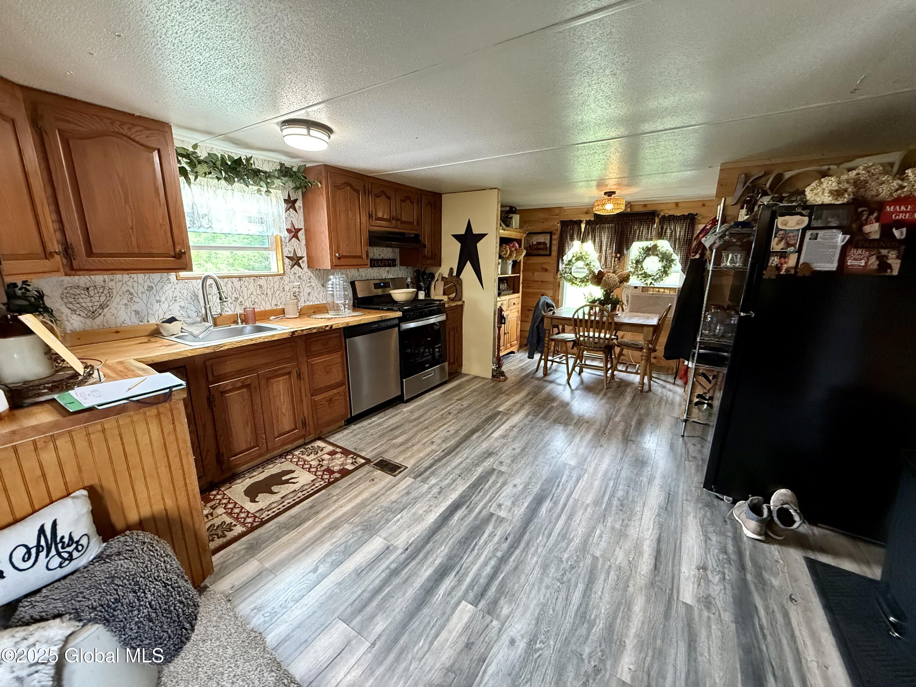 682 Midline Road Perth, NY 12010 - Photo 16 of 40 IMG_1617