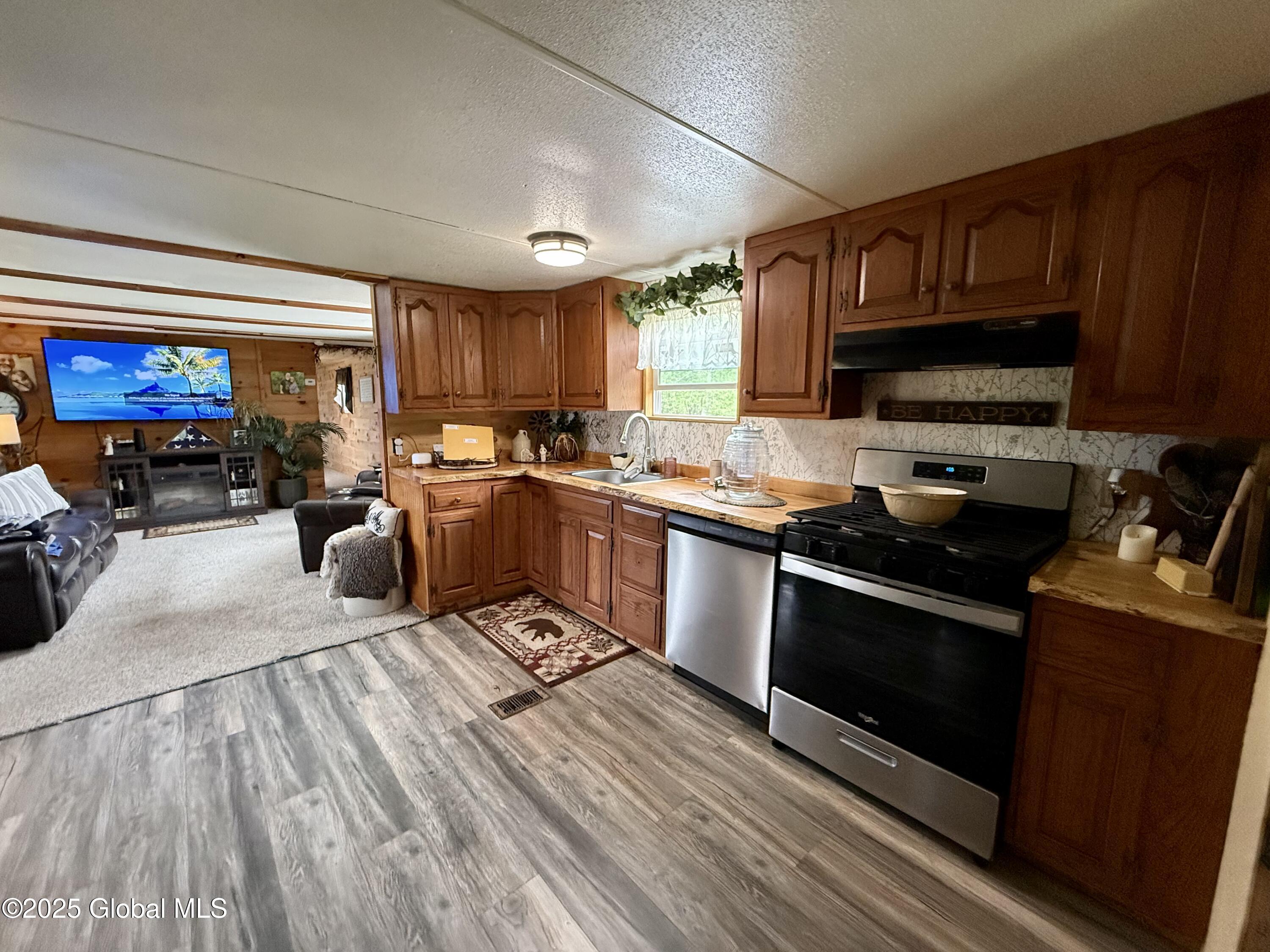 682 Midline Road Perth, NY 12010 - Photo 17 of 40 IMG_1628