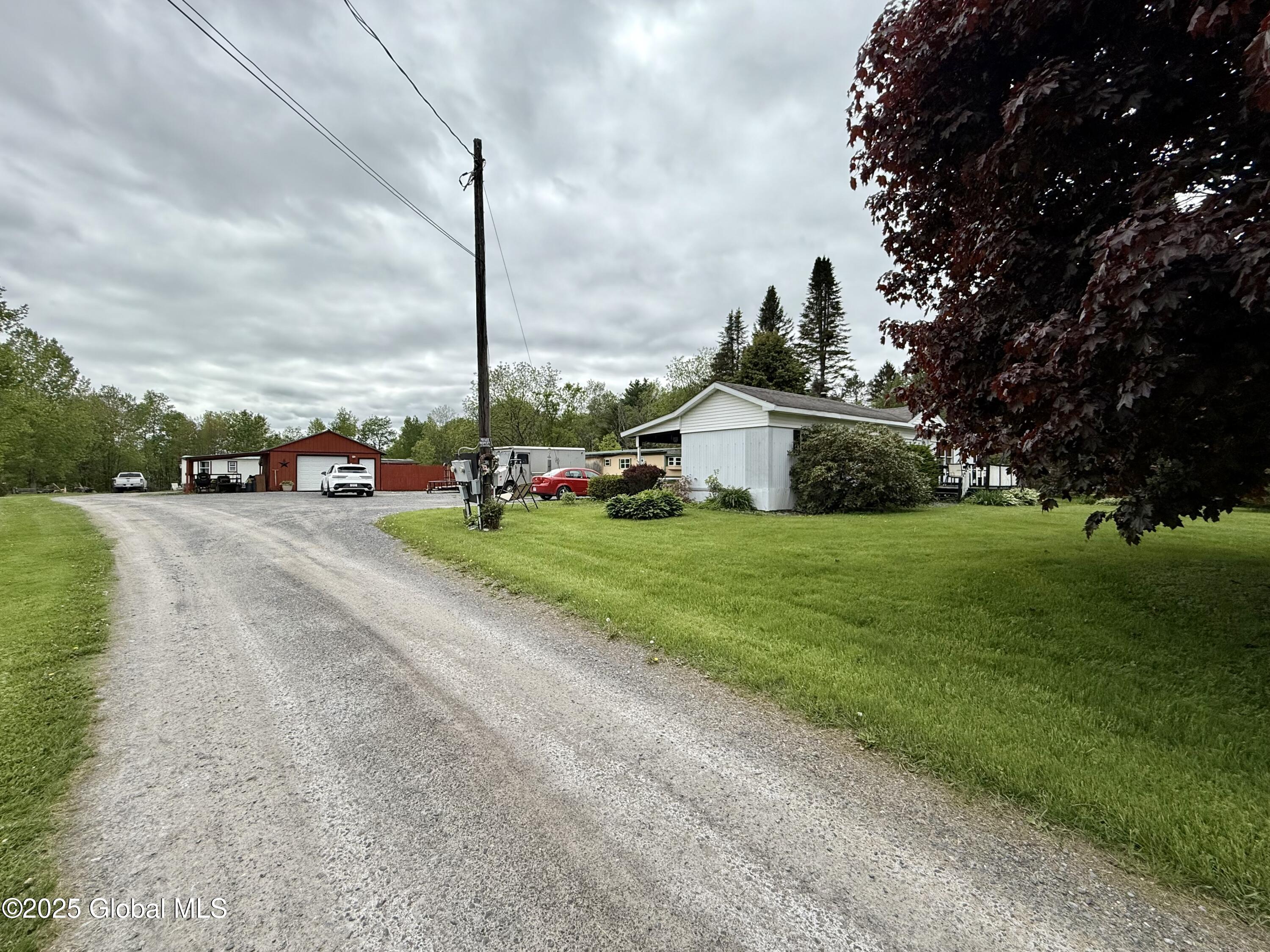 682 Midline Road Perth, NY 12010 - Photo 4 of 40 IMG_1641