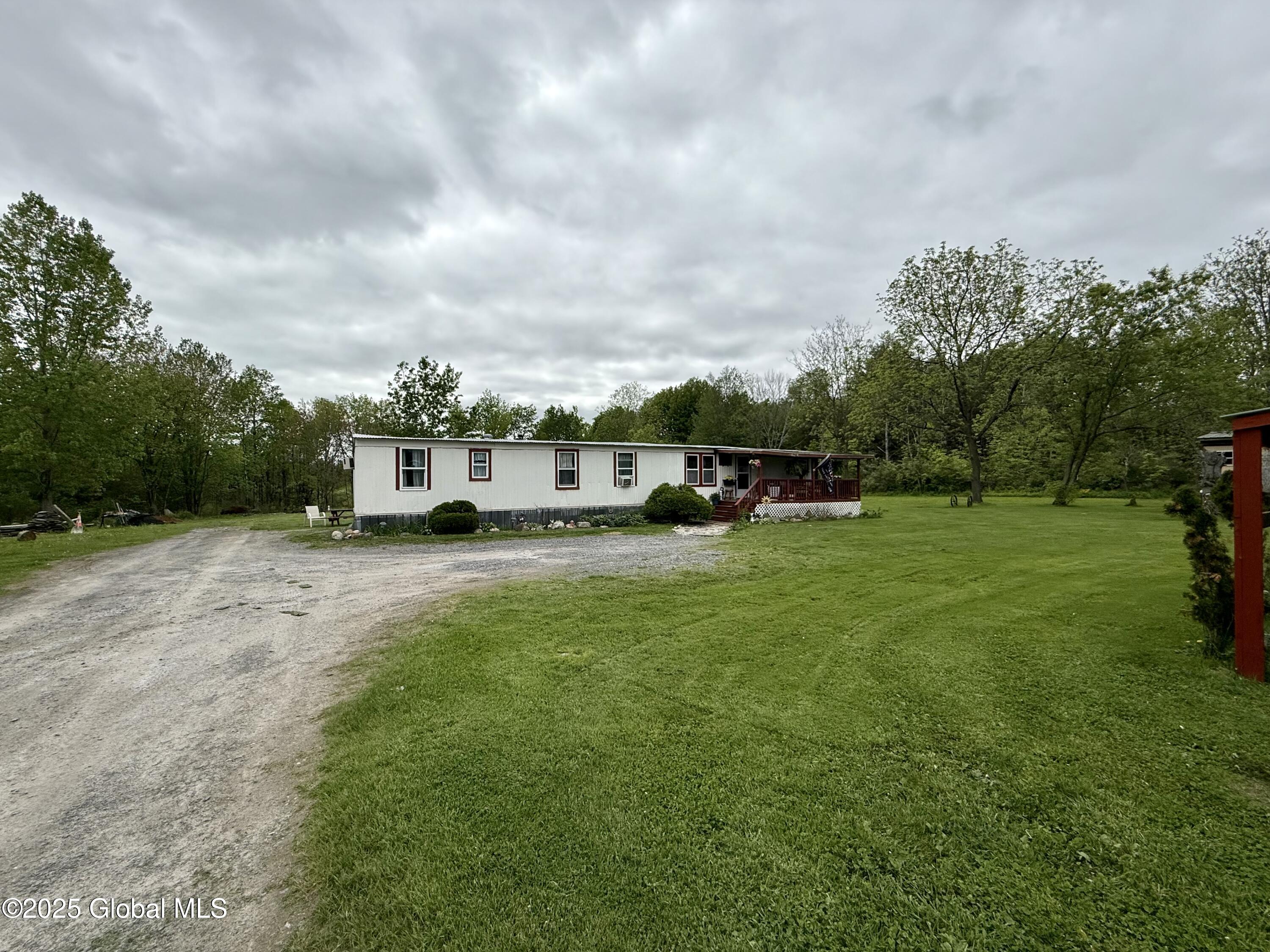 682 Midline Road Perth, NY 12010 - Photo 5 of 40 IMG_1648