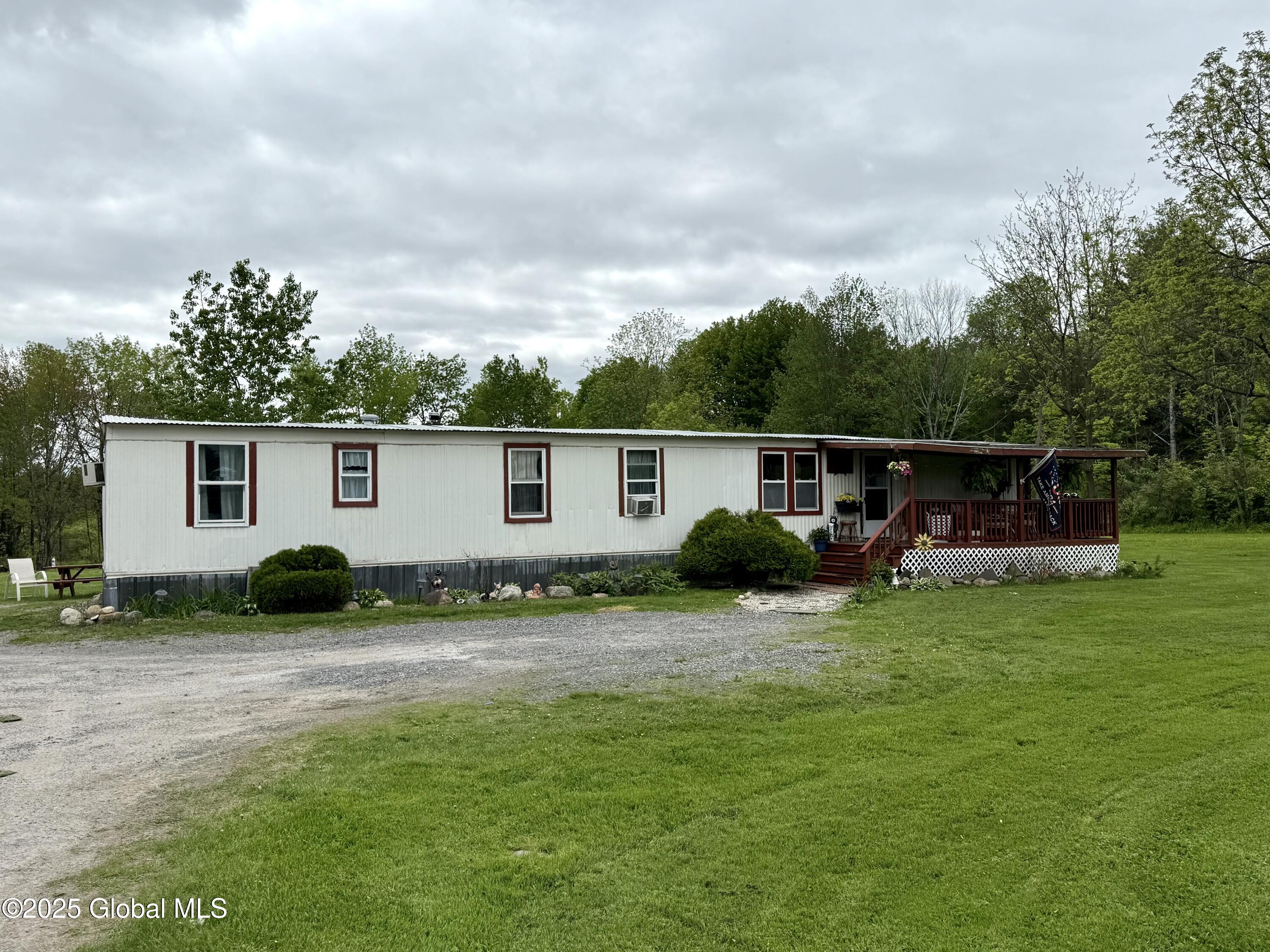 682 Midline Road Perth, NY 12010 - Photo 6 of 40 IMG_1647