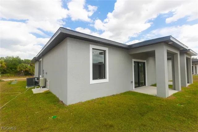 $1,999 | 1260 Milwaukee Boulevard, Unit 1262, Lehigh Acres, FL 33974