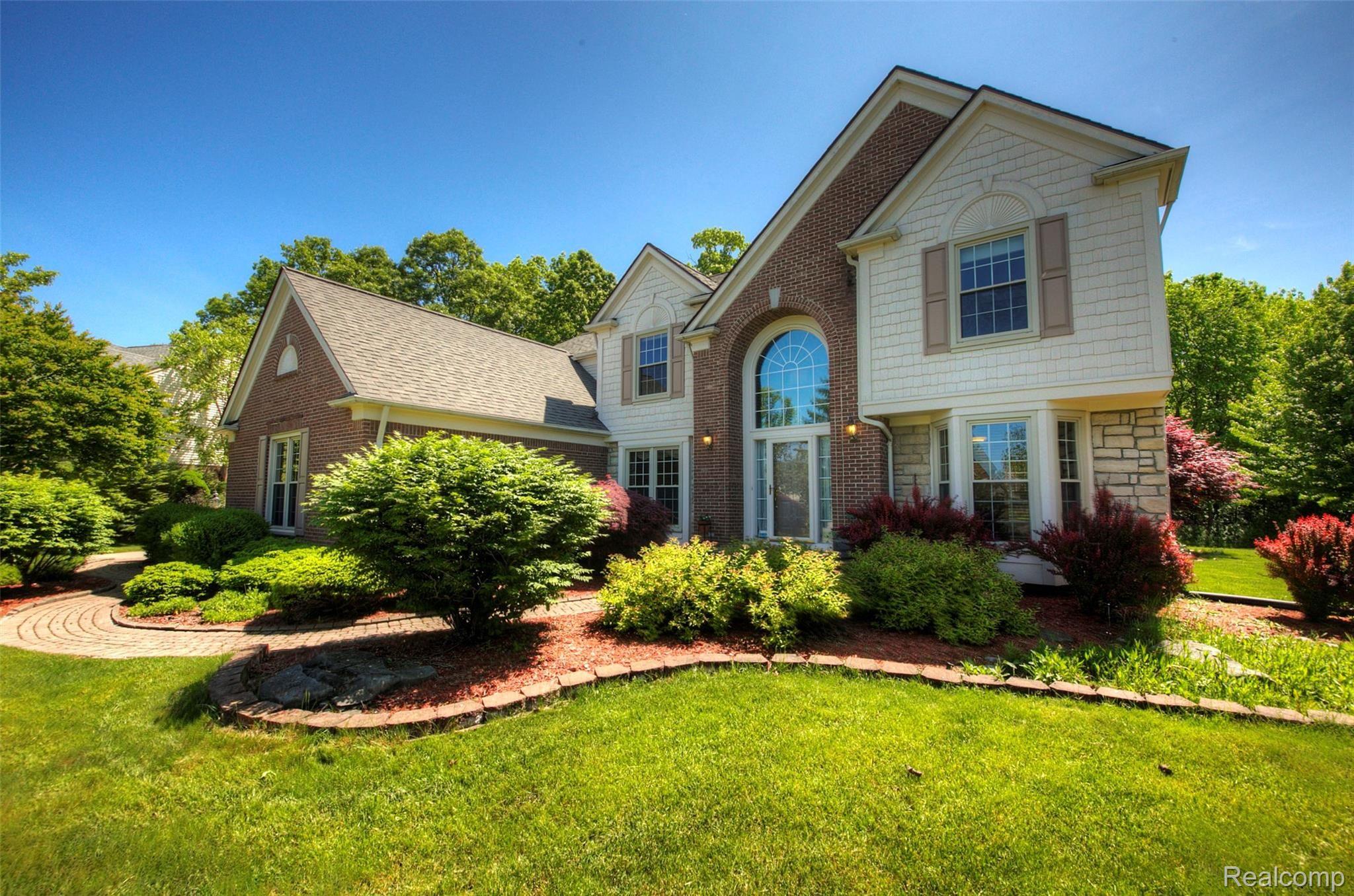 46559 Inverness Road Canton, MI 48188 - Photo 2 of 48 3 Front.jpg