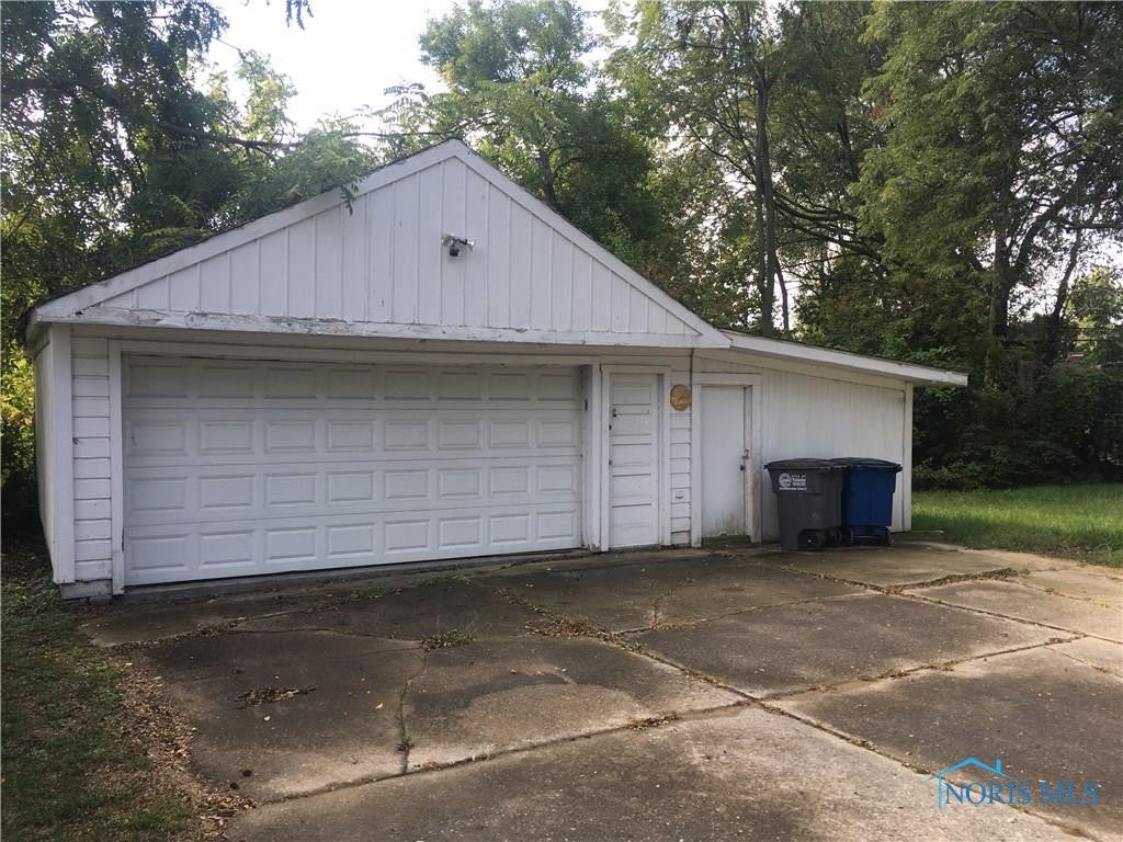 42 Independence Road Toledo, OH 43607 - Photo 2 of 14 Gallery Image 2