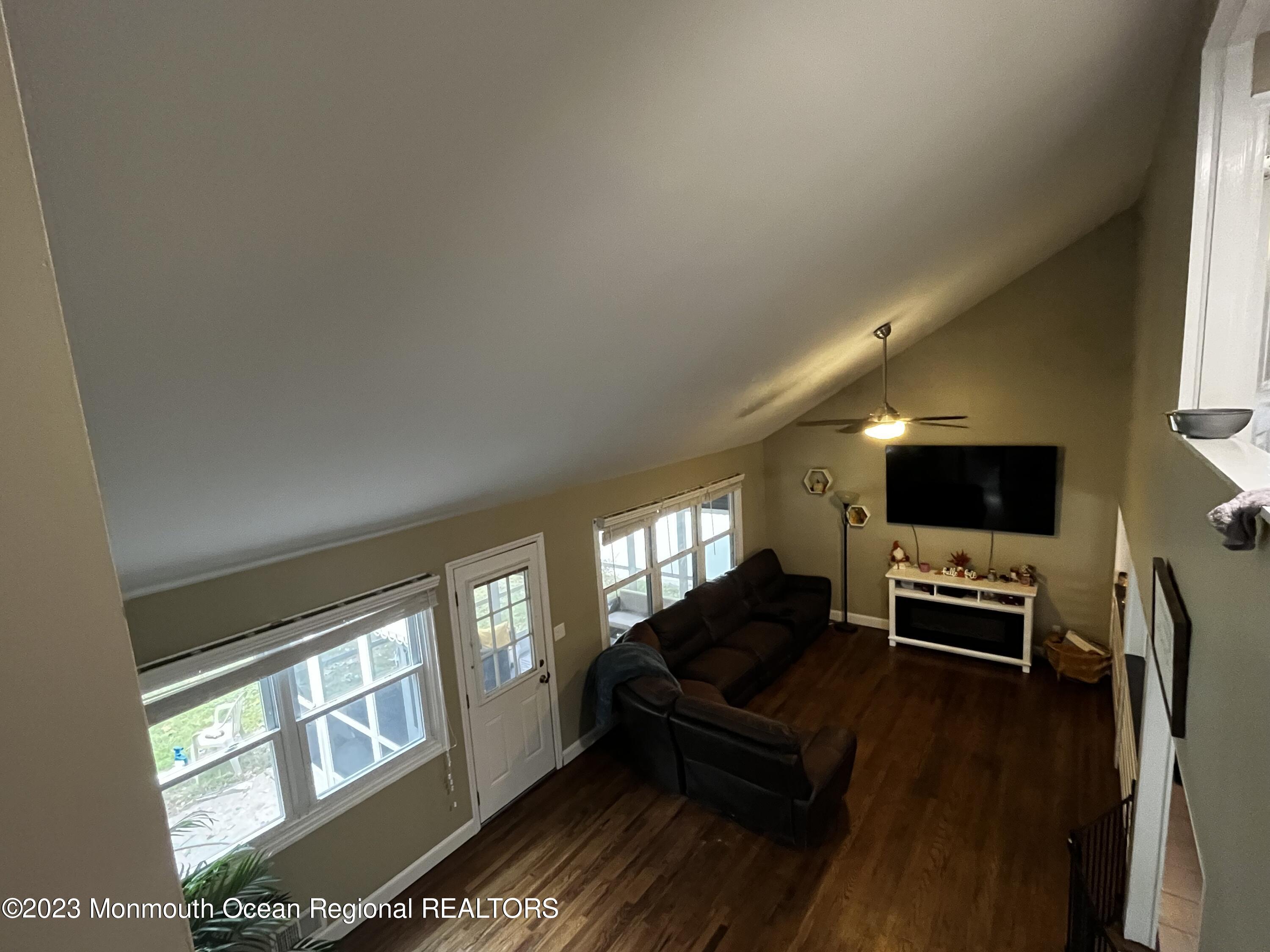 26 Racoon Drive Hazlet, NJ 07730 - Photo 17 of 33 Living Room