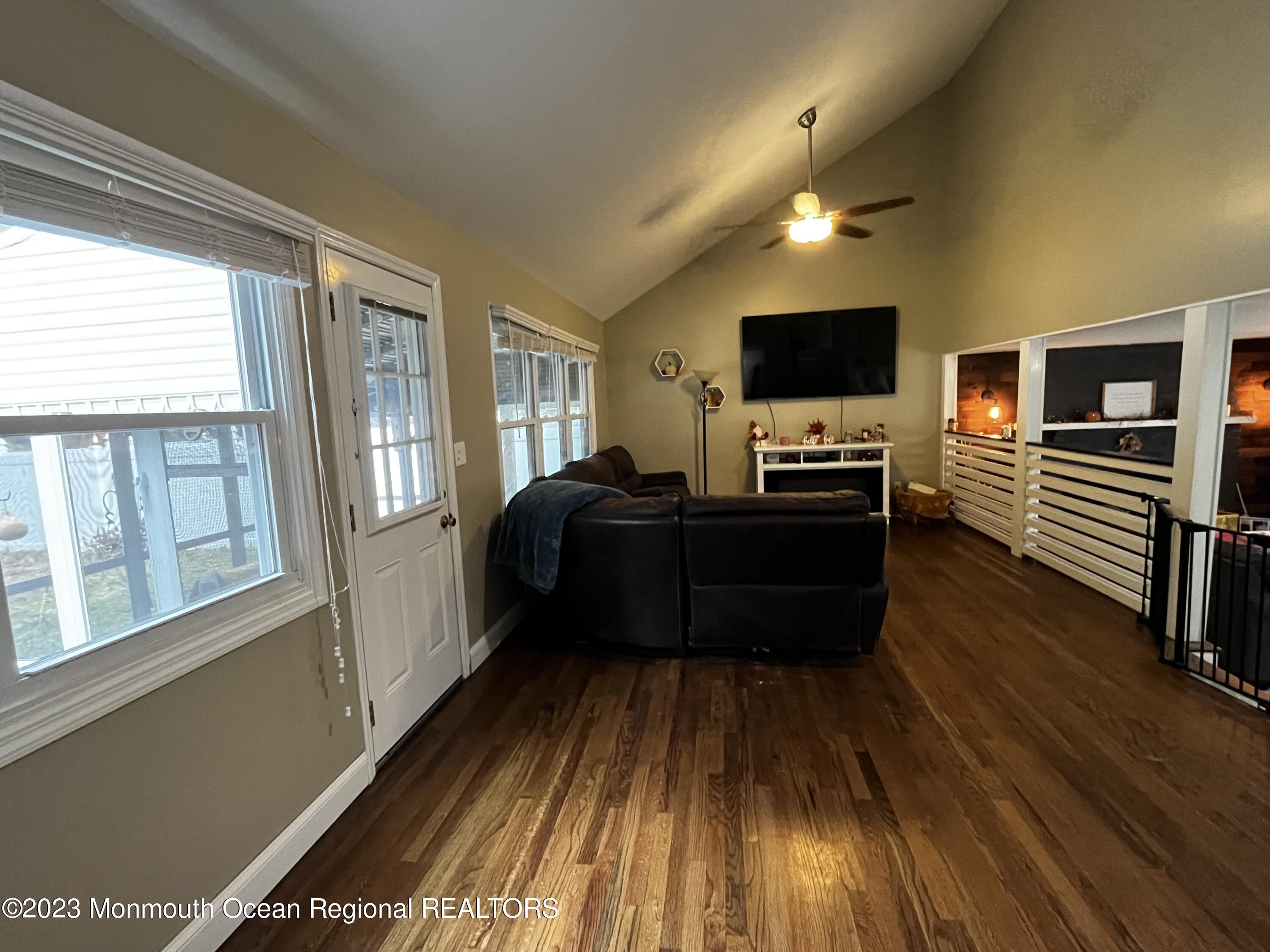 26 Racoon Drive Hazlet, NJ 07730 - Photo 8 of 33 Living Room