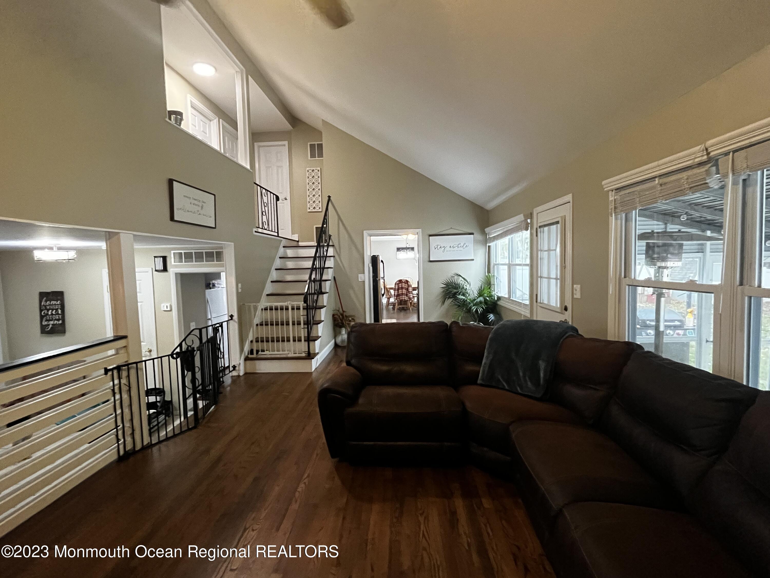 26 Racoon Drive Hazlet, NJ 07730 - Photo 9 of 33 Living Room