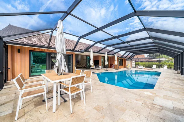 $1,399,000 | 10710 Boca Woods Lane, Boca Raton, FL 33428