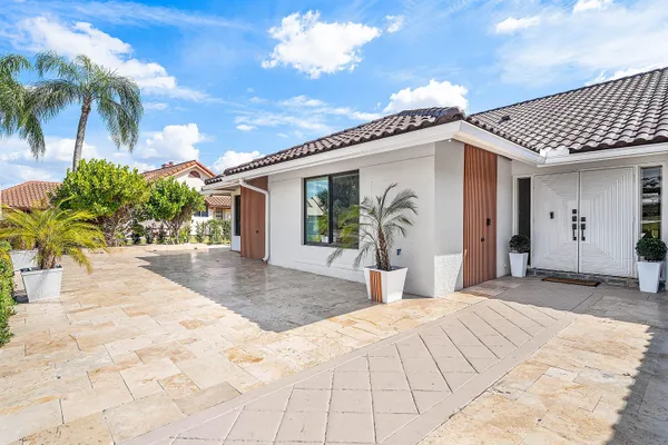 $1,399,000 | 10710 Boca Woods Lane, Boca Raton, FL 33428