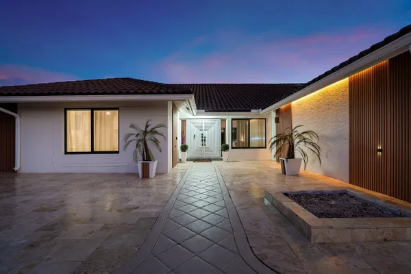$1,399,000 | 10710 Boca Woods Lane, Boca Raton, FL 33428