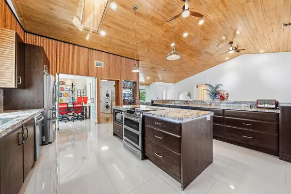 $1,399,000 | 10710 Boca Woods Lane, Boca Raton, FL 33428