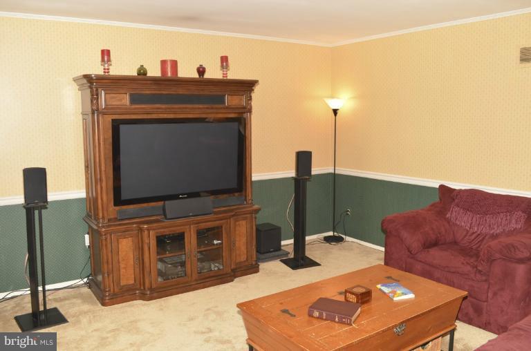 2302 Sandymount Road Finksburg, MD 21048 - Photo 15 of 25 Living Room