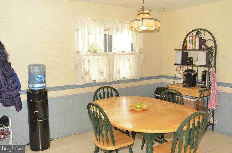 2302 Sandymount Road Finksburg, MD 21048 - Photo 16 of 25 Kitchen