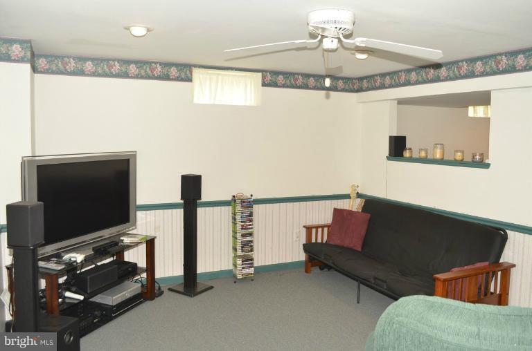 2302 Sandymount Road Finksburg, MD 21048 - Photo 18 of 25 Family Room