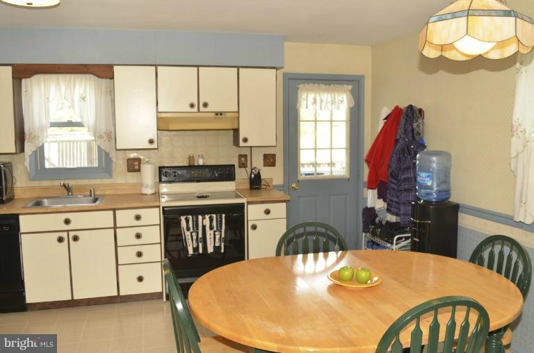 2302 Sandymount Road Finksburg, MD 21048 - Photo 20 of 25 Kitchen