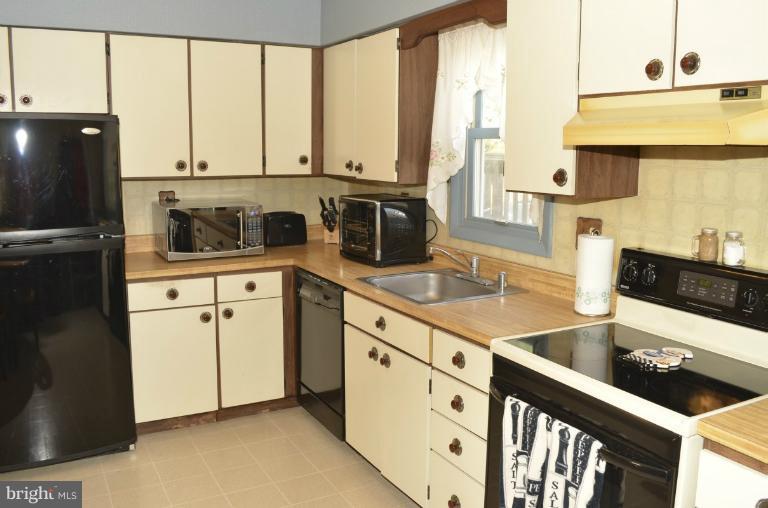 2302 Sandymount Road Finksburg, MD 21048 - Photo 23 of 25 Kitchen