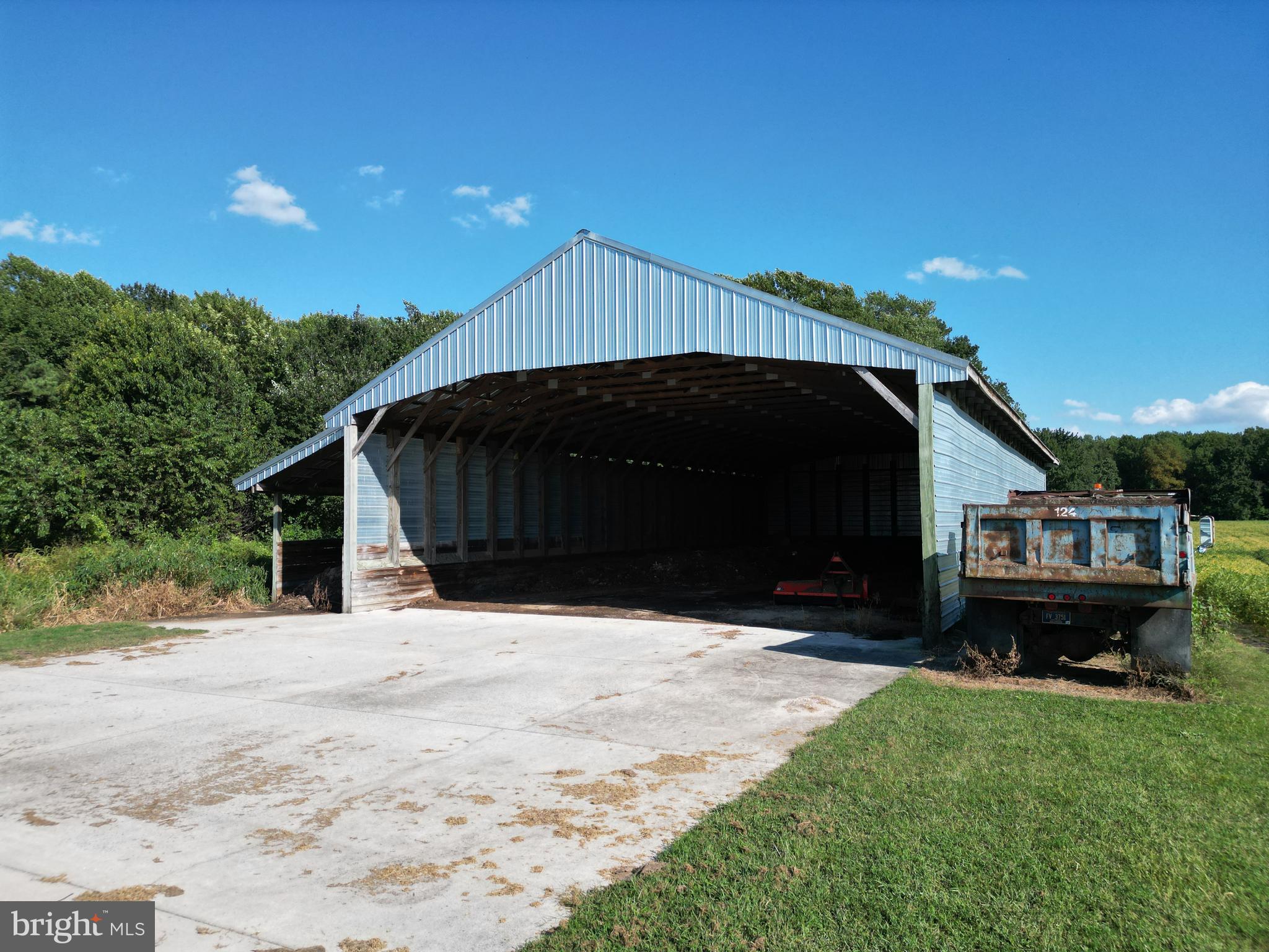 4070 Woodpecker Road Seaford, DE 19973 - Photo 12 of 14 a house view with a garden space