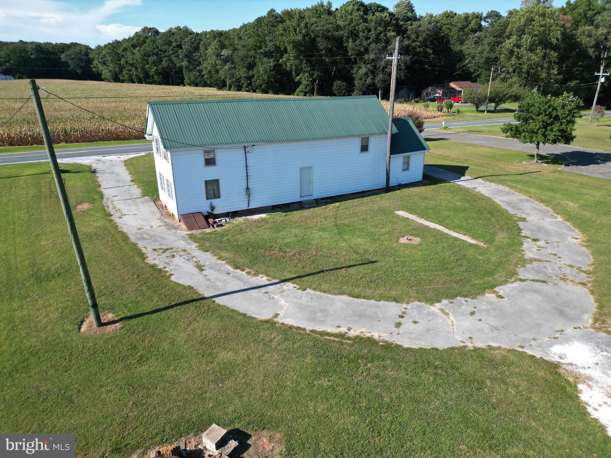 4070 Woodpecker Road Seaford, DE 19973 - Photo 4 of 14 a view of a backyard
