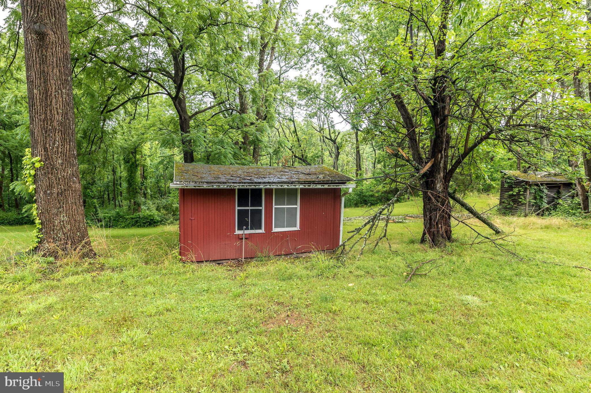 84 Dickert Road Quakertown, PA 18951 - Photo 23 of 28 Shed / Playhouse / Storage