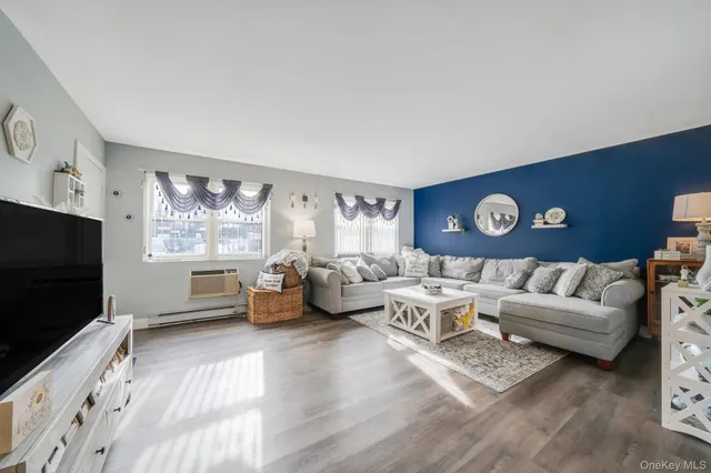 $289,999 | 100 Connetquot Avenue, Unit 7, East Islip, NY 11730