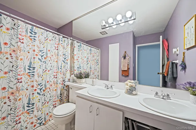 $289,999 | 100 Connetquot Avenue, Unit 7, East Islip, NY 11730