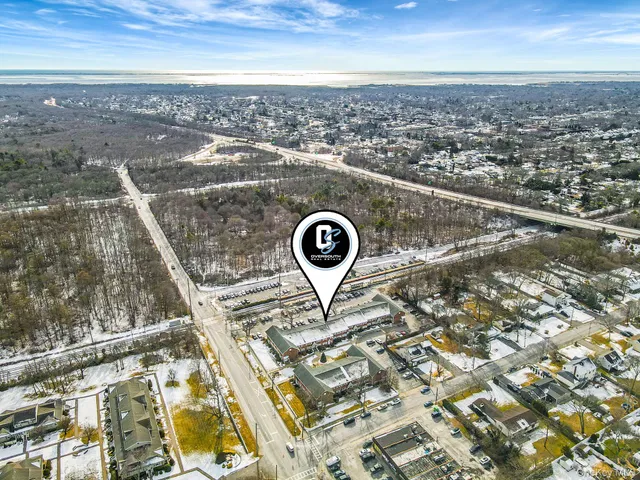 $289,999 | 100 Connetquot Avenue, Unit 7, East Islip, NY 11730