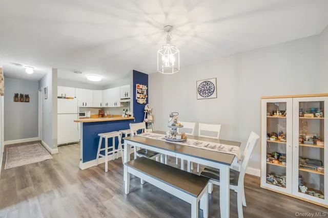 $289,999 | 100 Connetquot Avenue, Unit 7, East Islip, NY 11730