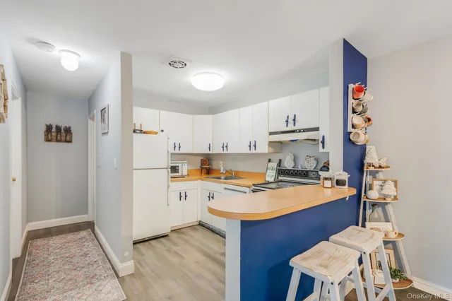 $289,999 | 100 Connetquot Avenue, Unit 7, East Islip, NY 11730