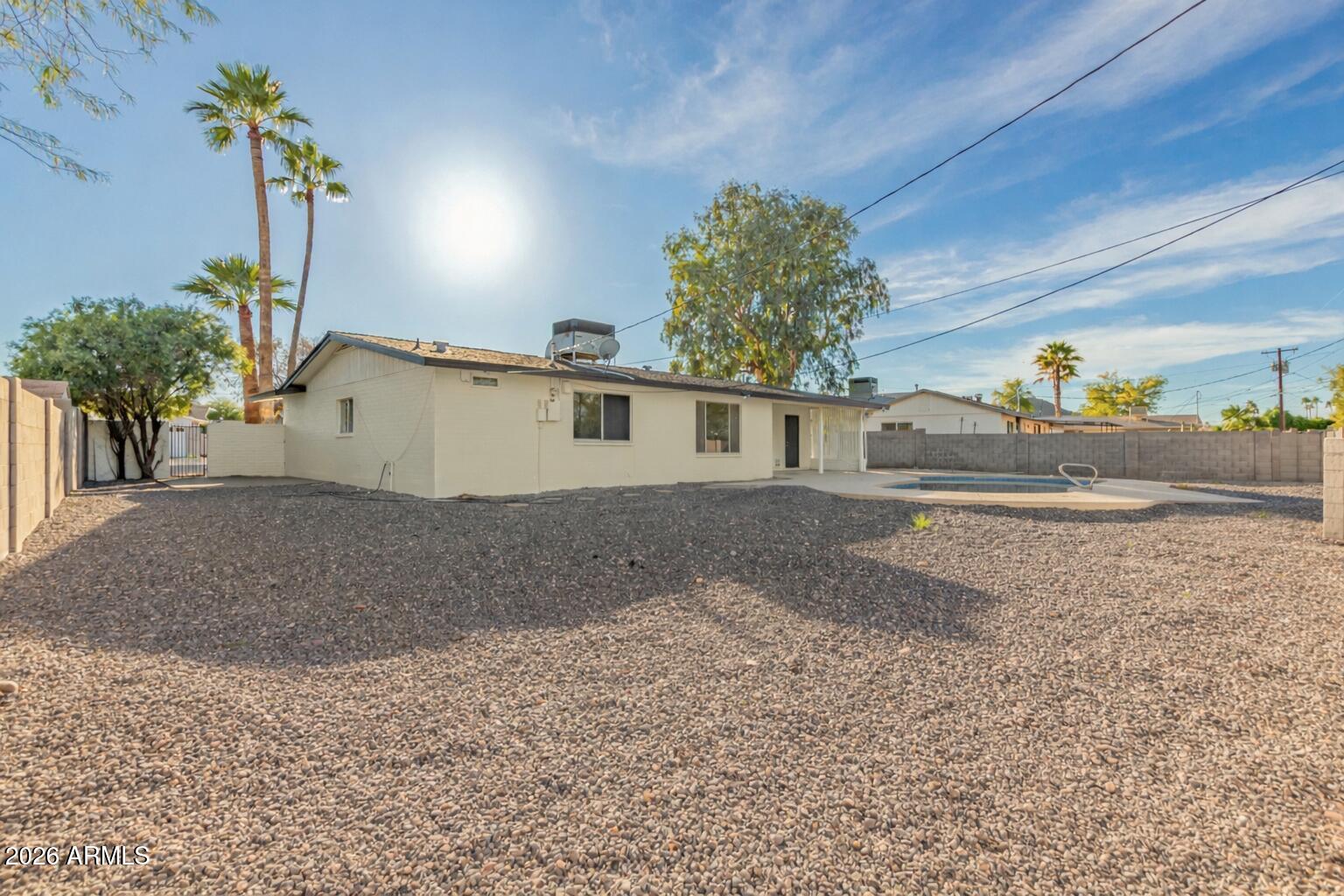 2834 East Shangri-La Road Phoenix, AZ 85028 - Photo 31 of 33 a view of a house with a outdoor space