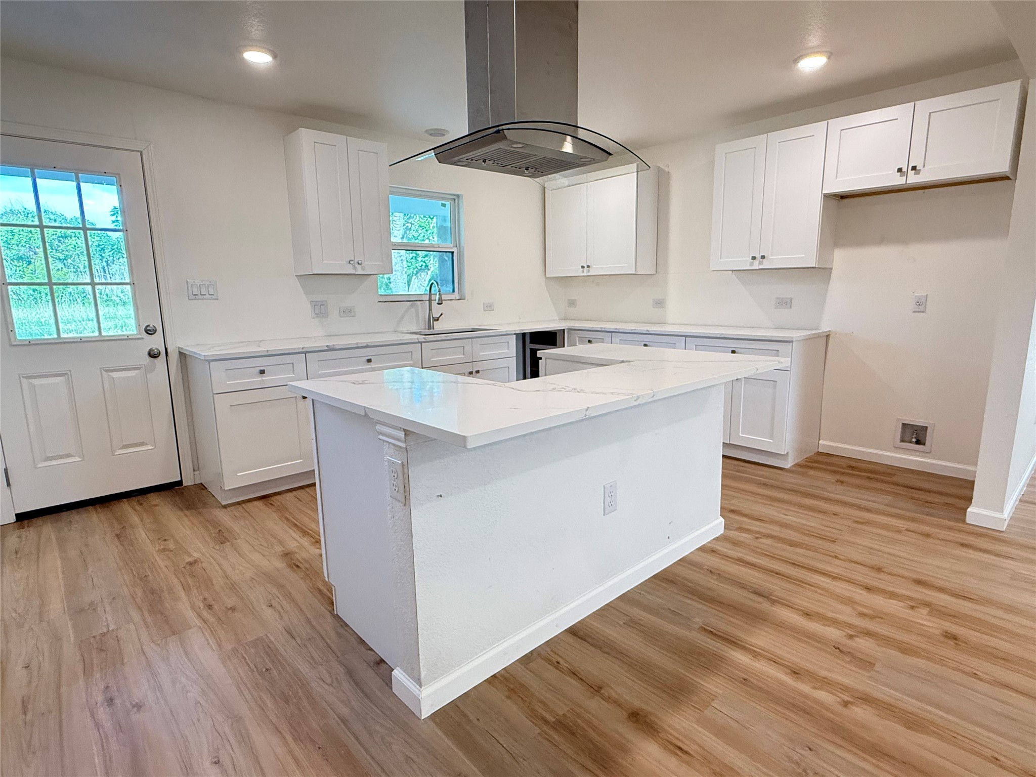 800 Old Thorndale Road Taylor, TX 76574 - Photo 6 of 20 Large central island with lots of cabinetry