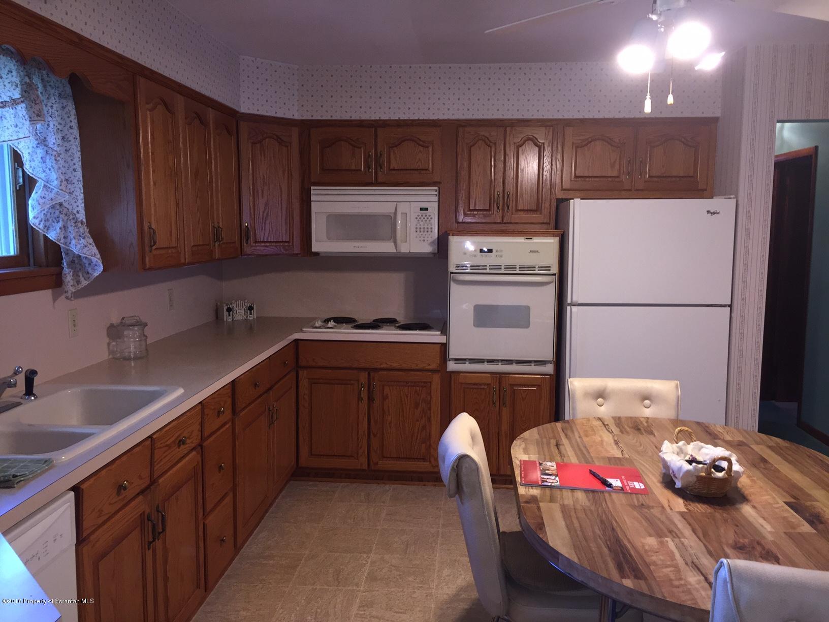 325 Blue Shutters Road Moscow, PA 18444 - Photo 8 of 18 Gallery Image 8