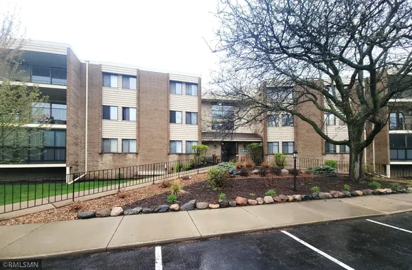 $172,500 | 1871 Silver Bell Road, Unit 321, Eagan, MN 55122