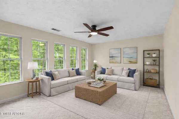 $949,900 | 2180 Ranch Road, Dandridge, TN 37725