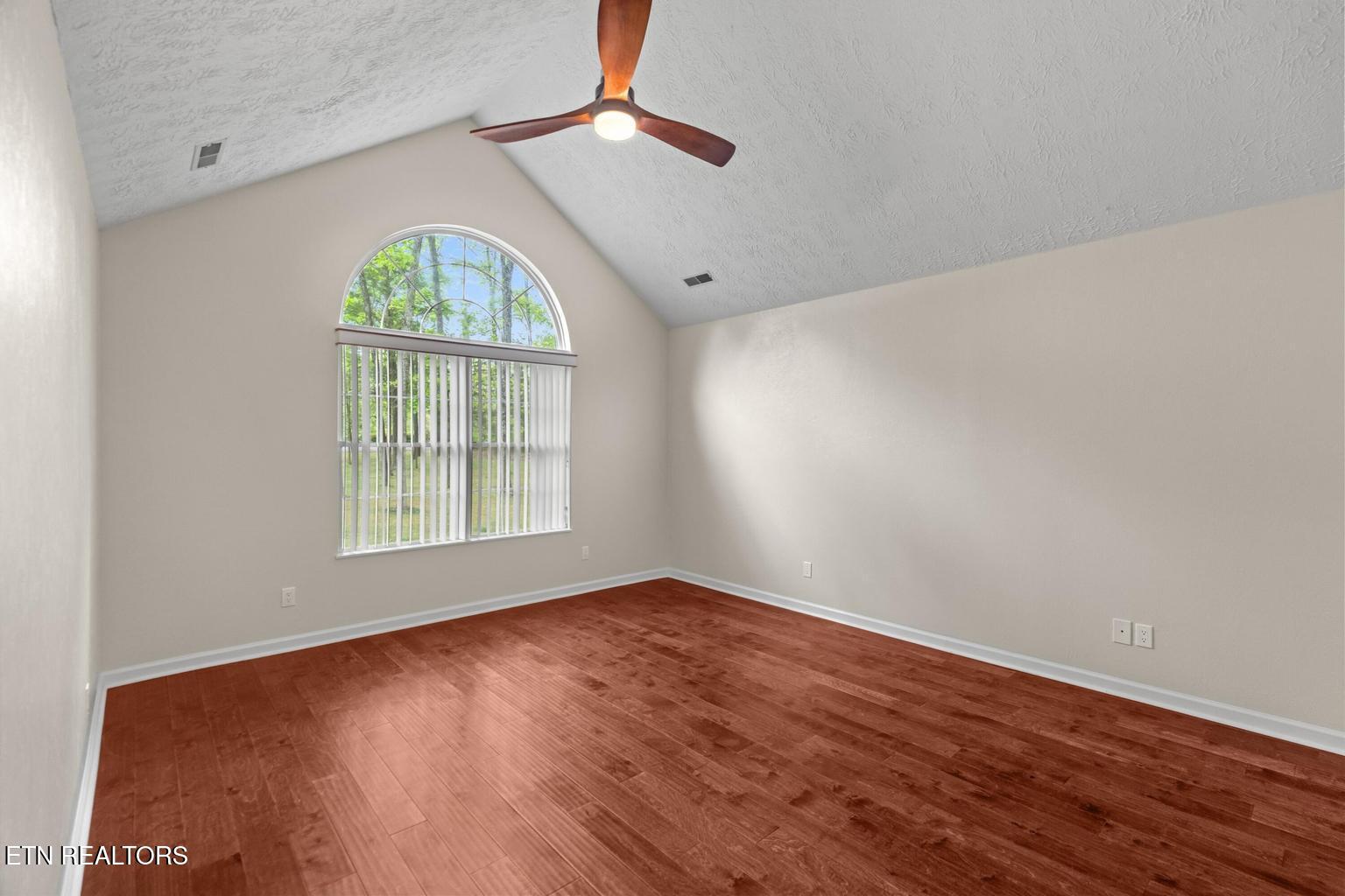 2180 Ranch Road Dandridge, TN 37725 - Photo 19 of 60 20 main house primary bedroom