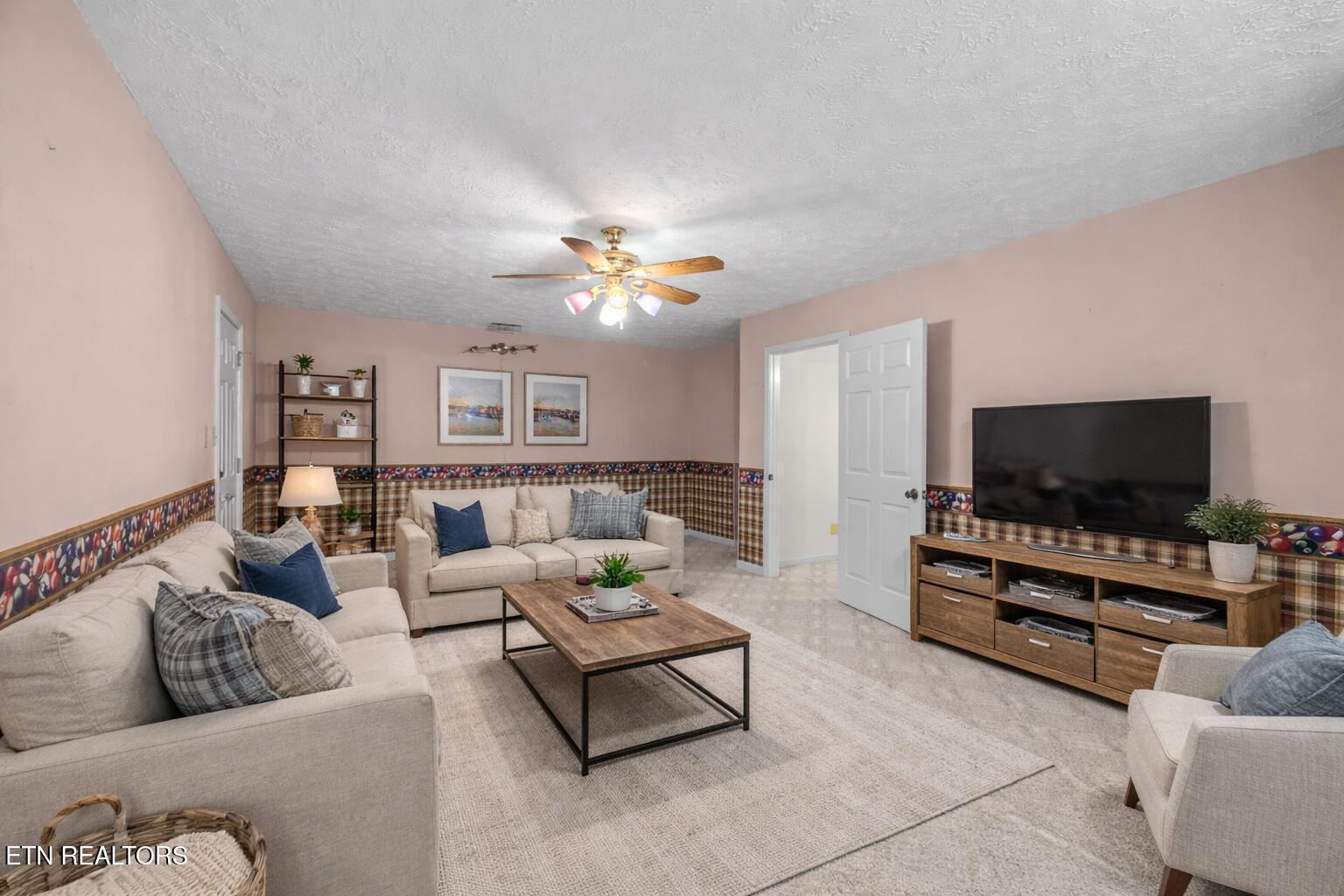 2180 Ranch Road Dandridge, TN 37725 - Photo 31 of 60 33 main down lr vs