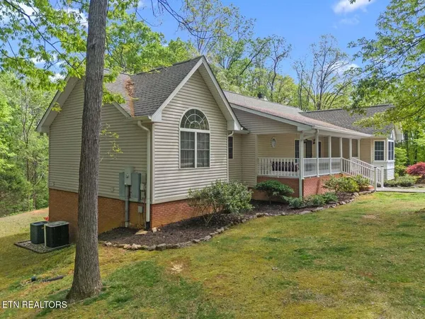 $949,900 | 2180 Ranch Road, Dandridge, TN 37725