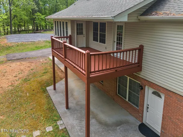 $949,900 | 2180 Ranch Road, Dandridge, TN 37725