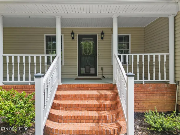 $949,900 | 2180 Ranch Road, Dandridge, TN 37725