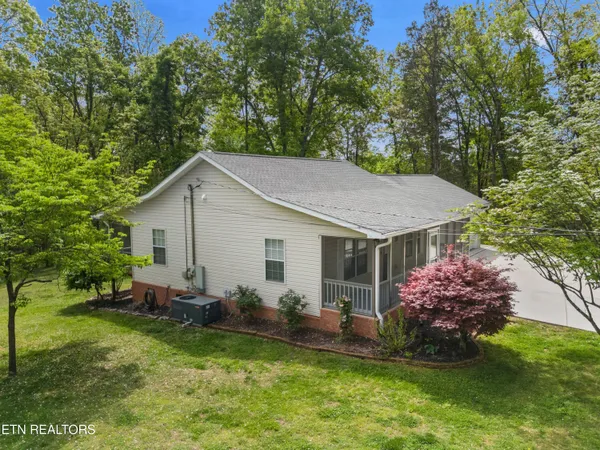 $949,900 | 2180 Ranch Road, Dandridge, TN 37725