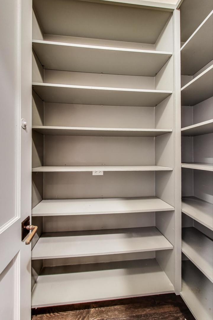 1758 West Surf Street Chicago, IL 60657 - Photo 13 of 51