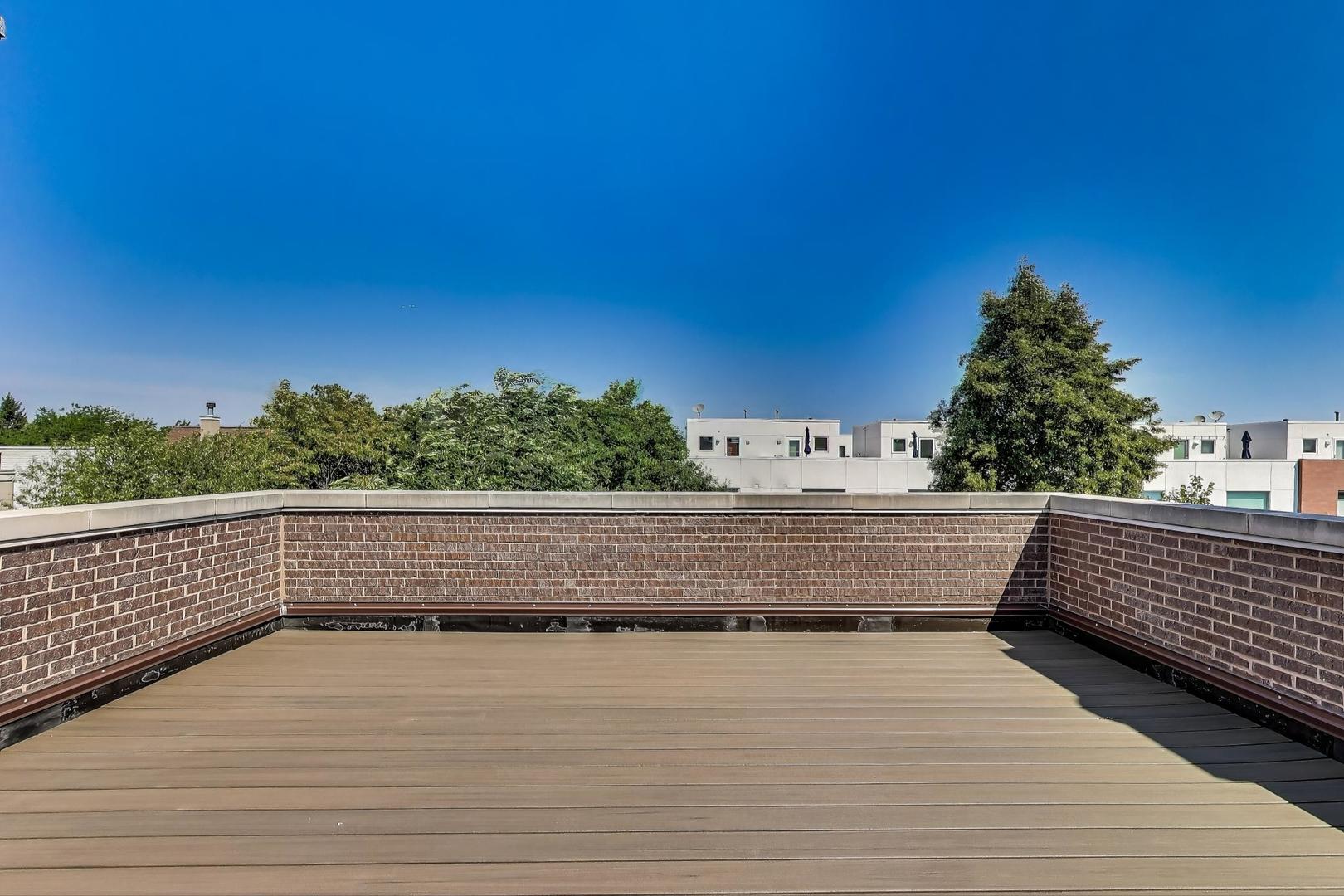 1758 West Surf Street Chicago, IL 60657 - Photo 36 of 51 a view of balcony with furniture