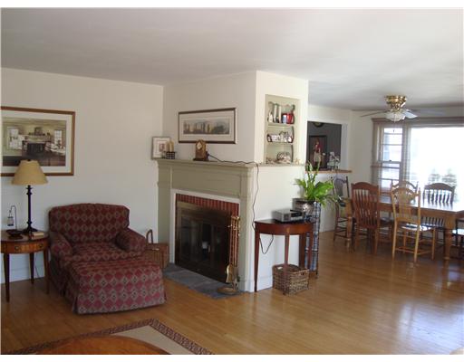 108 Frontier Road Warwick, RI 02889 - Photo 6 of 12 Living Room.