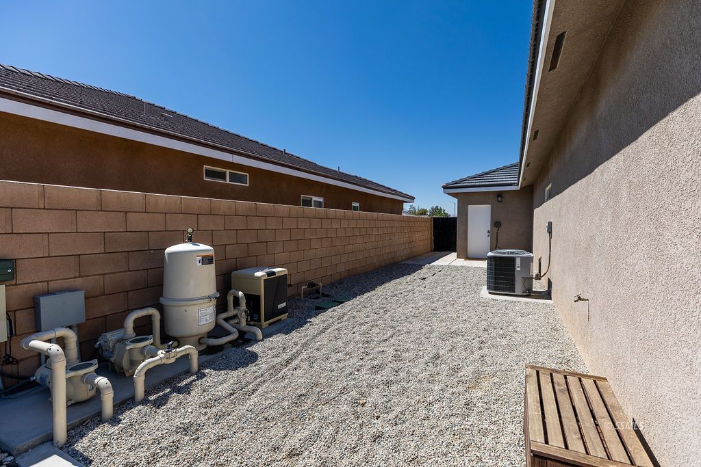 1030 Arroyo Street Ridgecrest, CA 93555 - Photo 49 of 49 a view of entryway