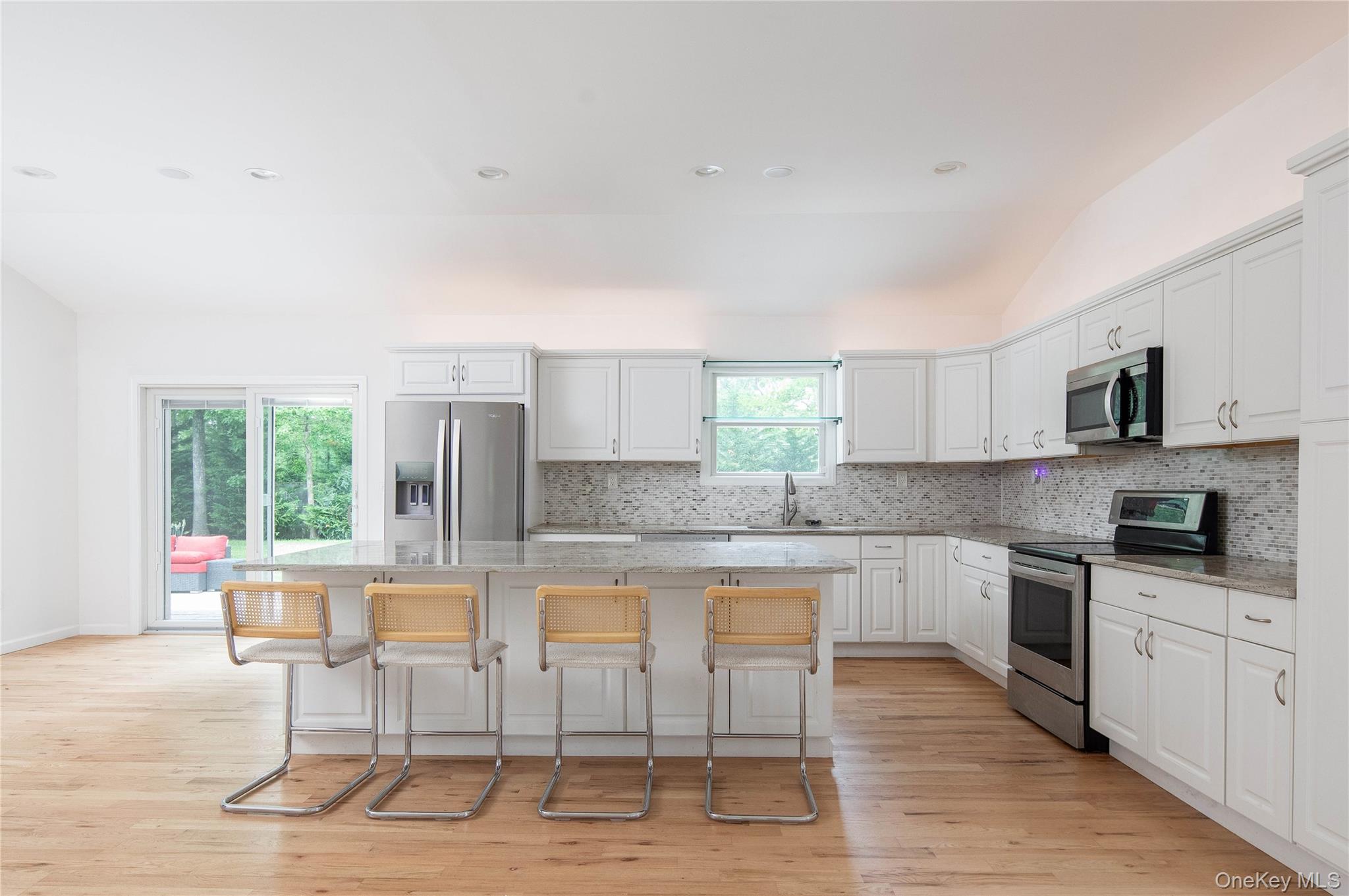 29 Matthews Drive Remsenburg, NY 11960 - Photo 5 of 23