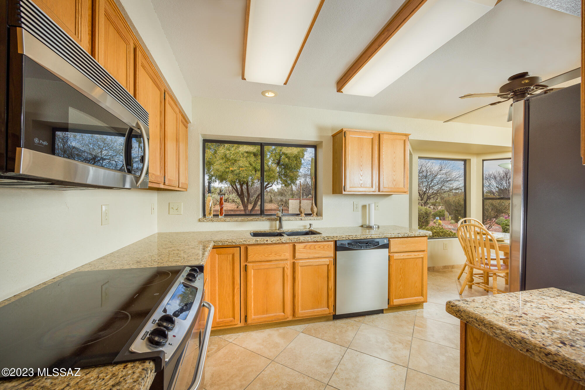 1329 East Crown Ridge Drive Tucson, AZ 85755 - Photo 7 of 38