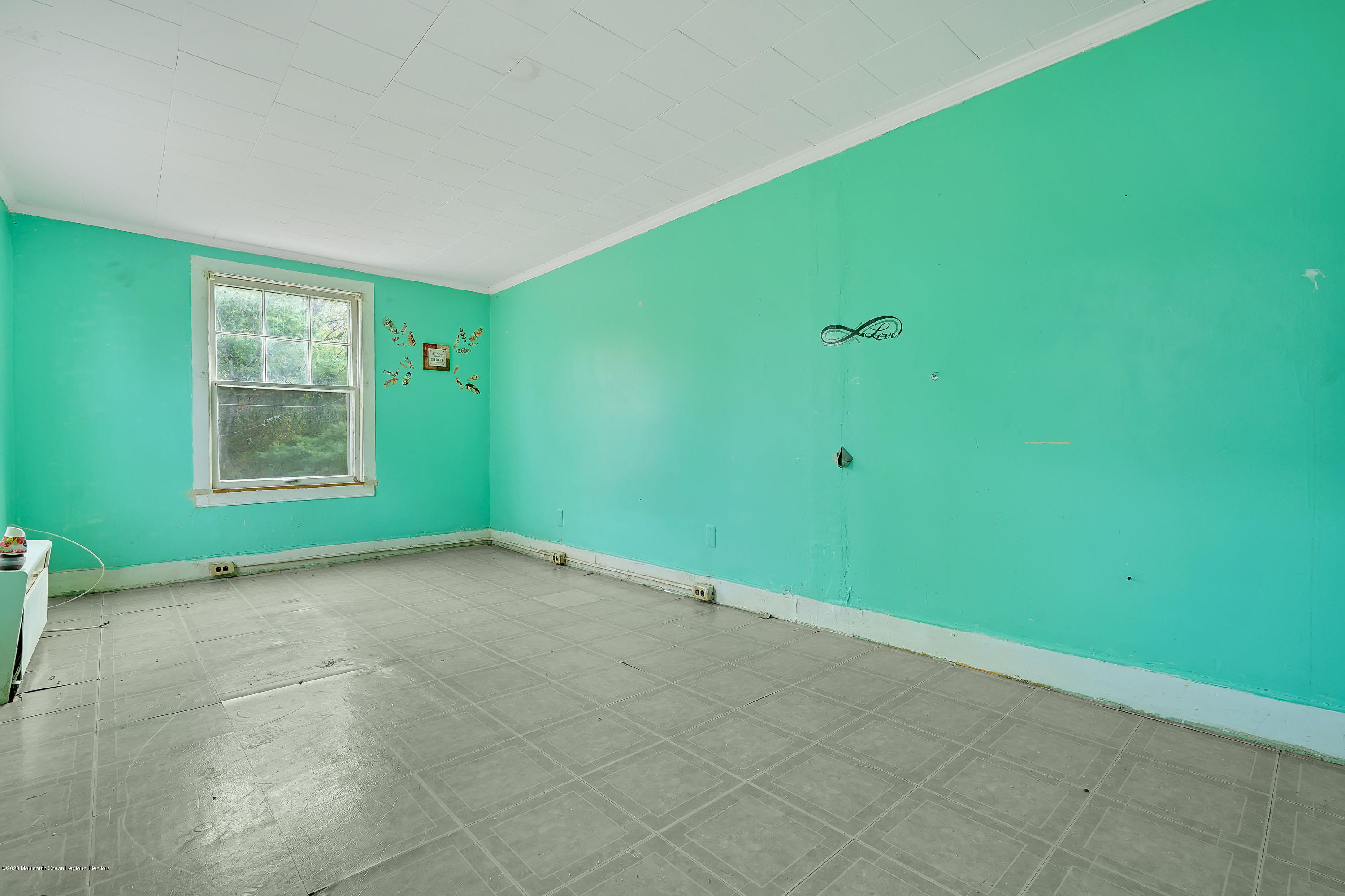 1071 Windsor Road Millstone Township, NJ 08535 - Photo 19 of 33 051_dsc05481